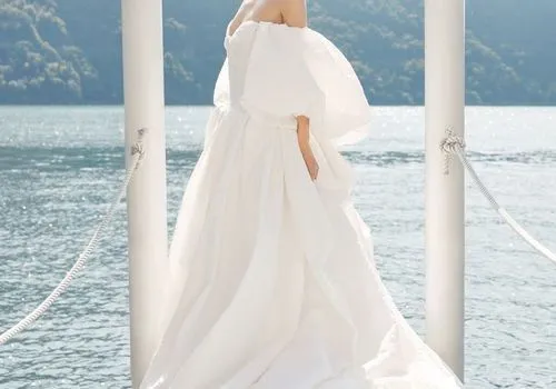 موسم کے لحاظ سے مونیک لوئیلیئر شادی کے لباس