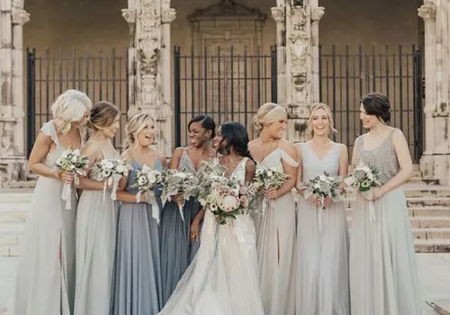 25 unikālas līgavas māsas kleitas no īstām kāzām