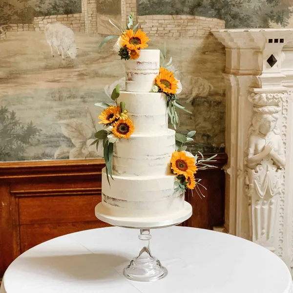 14 запањујућих идеја за свадбене торте од сунцокрета