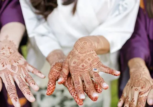 8 fiançailles hindoues et cérémonies avant le mariage que vous devez savoir