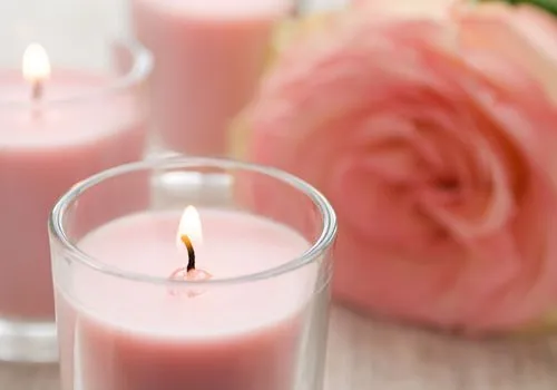 8 jolies bougies de mariage qui ont l'air aussi belles qu'elles sentent