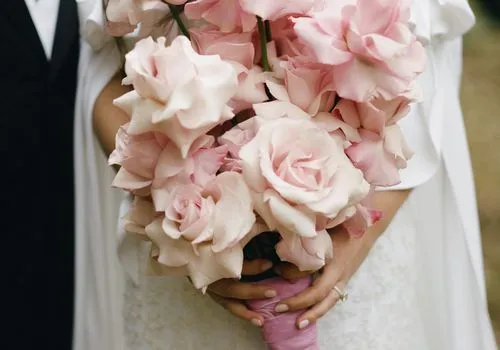 すべてのスタイルの花嫁のための20のかわいいピンクのウェディングブーケ