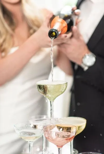 Die Top-Trends für Hochzeitsessen und -getränke für 2023, laut Experten