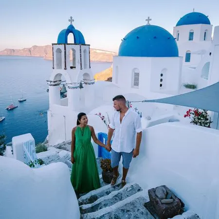   couple en Grèce en lune de miel