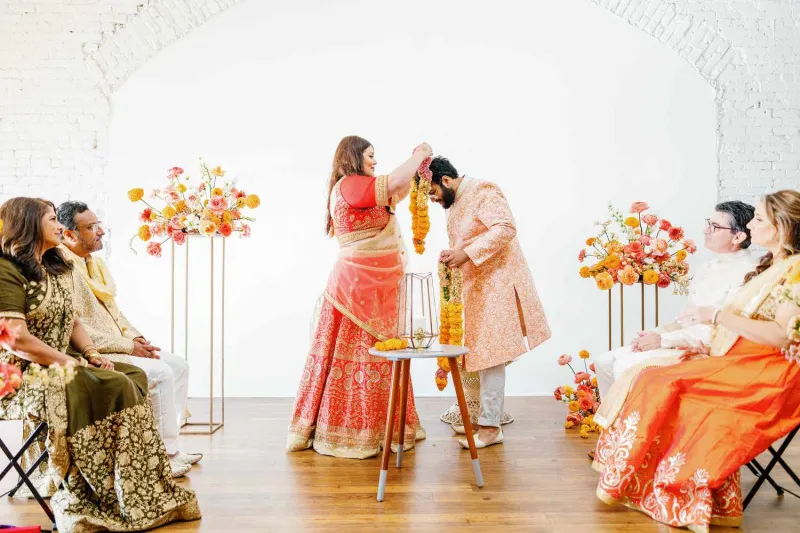   mariés lors d'une cérémonie hindoue
