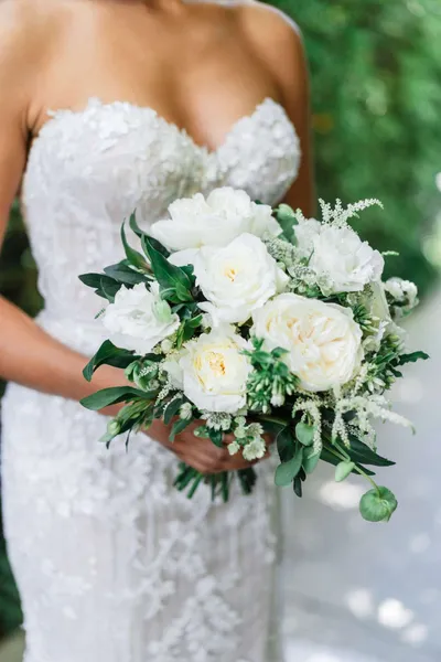   Pobjeda's white bouquet of peonies and greenery