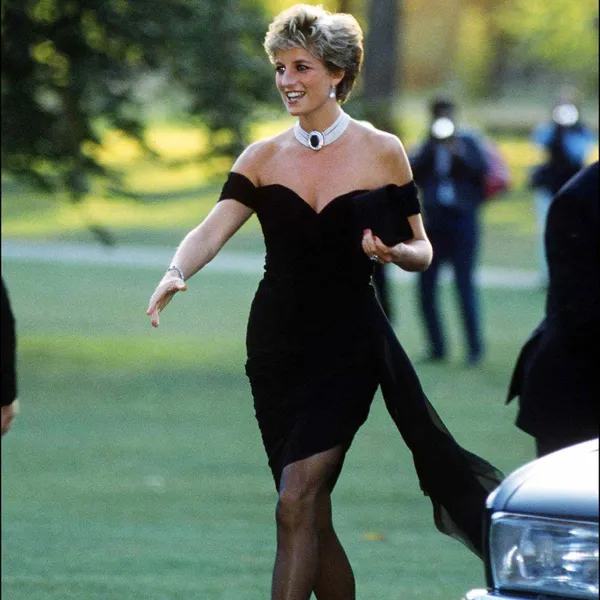 15 poročnih oblek za ikoničen videz, ki jih je navdihnila princesa Diana