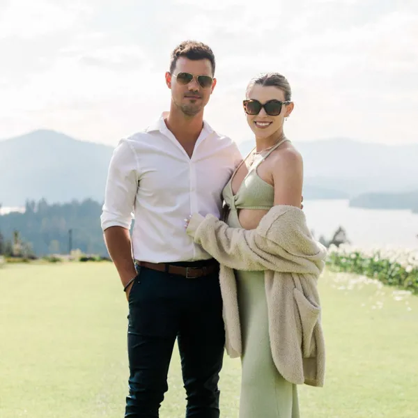 Taylor Lautner gifte sig med Taylor Dome i ett bröllop i en vingård i Kalifornien