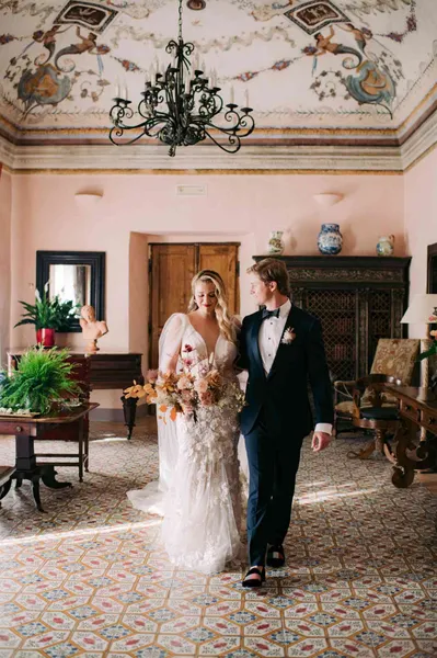   les mariés à la Villa Cimbrone