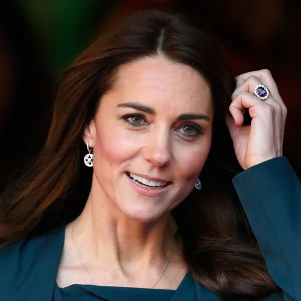 7 chiếc nhẫn đính hôn lấy cảm hứng từ Kate Middleton đẹp nhất