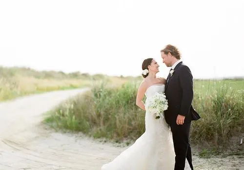 Toplo i prozračno vjenčanje na golf terenu uz ocean pored Charlestona