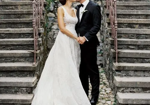 Casamento no destino elegante de um casal australiano no Lago de Como