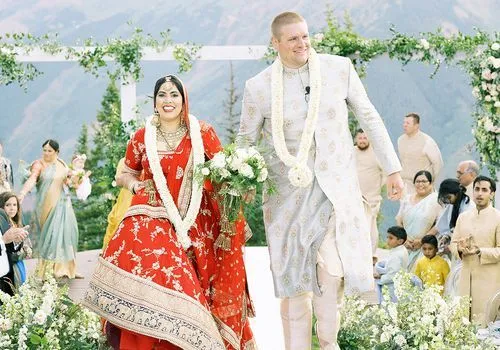 Eine Hochzeit in den Bergen, inspiriert von Aspen, Colorado - und der aufwändigen Lehenga der Braut