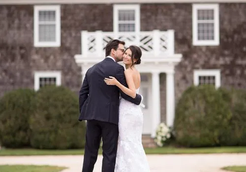 Un mariage à la maison dans les Hamptons