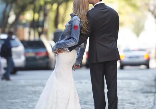 이 패션 블로거의 뉴욕시 결혼식은 당신의 턱을 떨어 뜨릴 것입니다