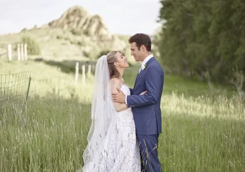Um fim de semana de casamento ocidental com design atemporal no Brush Creek Ranch em Wyoming