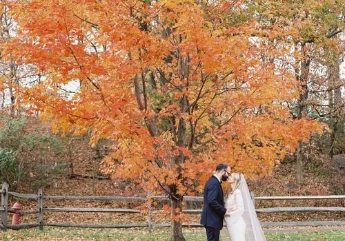 De 10 bedste bryllupssteder for destinationer for efterårsblade