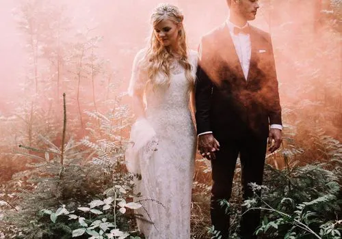 25 शांत और रंगीन कारण आप अपनी शादी के चित्र में धूम्रपान बम की जरूरत है