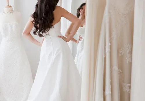 5 coses que heu de saber abans de comprar un vestit de núvia fora de la cremallera