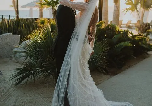 56 chiếc váy cưới với tay áo tuyên bố tuyệt đẹp