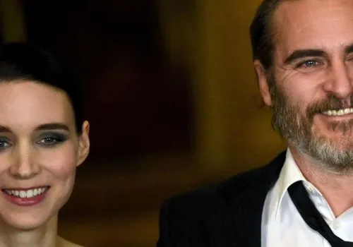 Cincin Berlian Rooney Mara Sparks Joaquin Phoenix Engagement Rumor