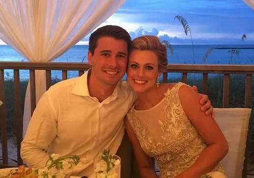 Bachelor in Paradise Star Ashley Salter est marié! Voir ses belles photos de mariage à destination