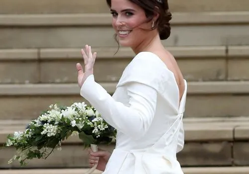 Voici comment la robe de mariée royale de la princesse Eugénie se compare à celle de sa mère Sarah Ferguson